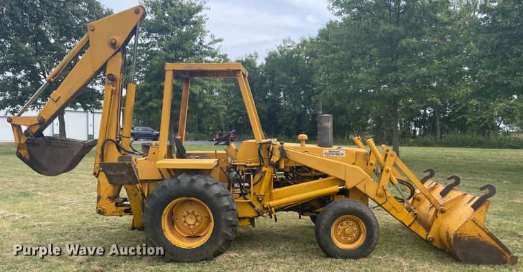 image for item JQ9450 1973 Case 580B  backhoe