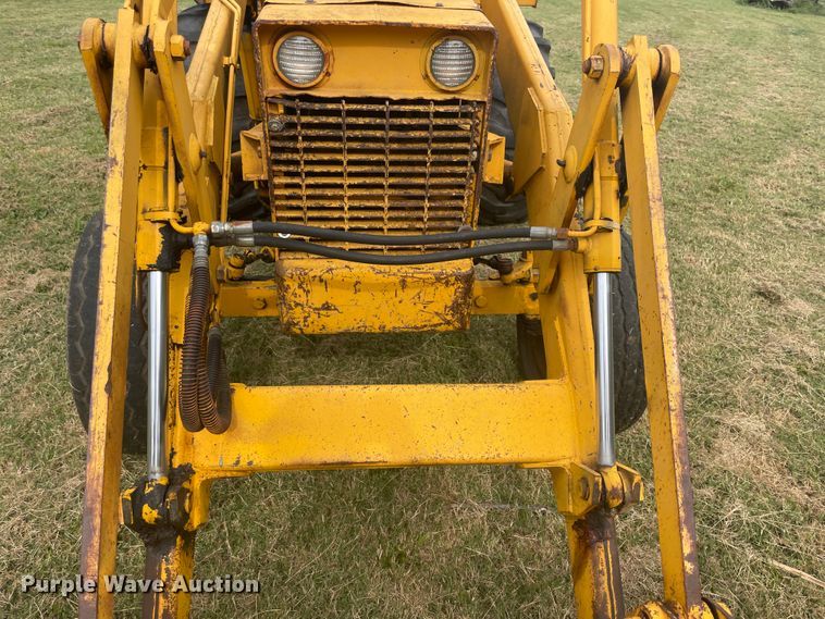 image for item JQ9450 1973 Case 580B  backhoe