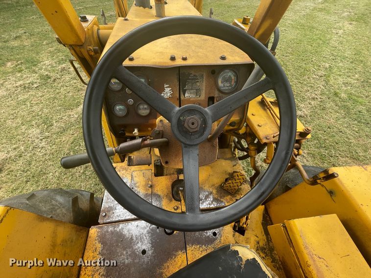 image for item JQ9450 1973 Case 580B  backhoe