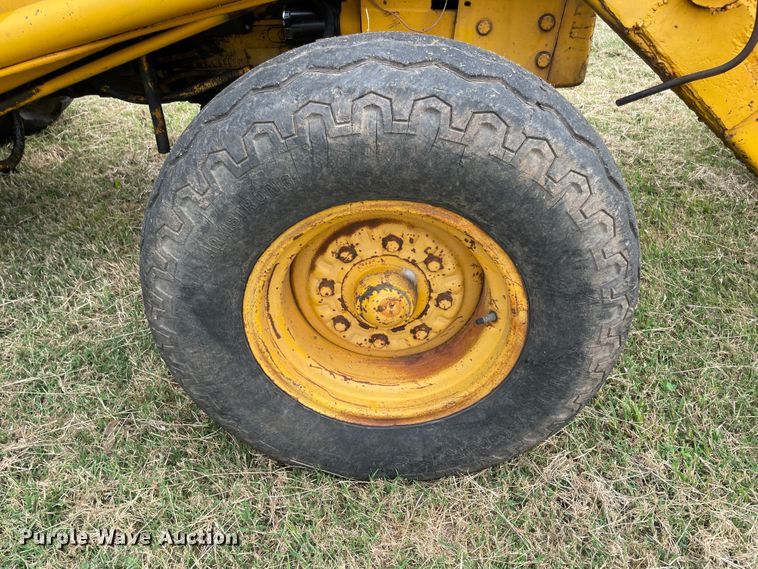 image for item JQ9450 1973 Case 580B  backhoe