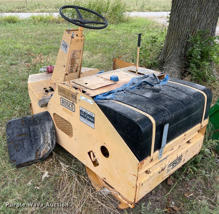 image for item JQ9517 Rosco Deluxe Rollpac III  double drum roller