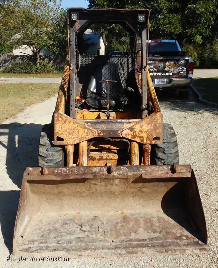 image for item JT9557 Mustang 2040  skid steer loader