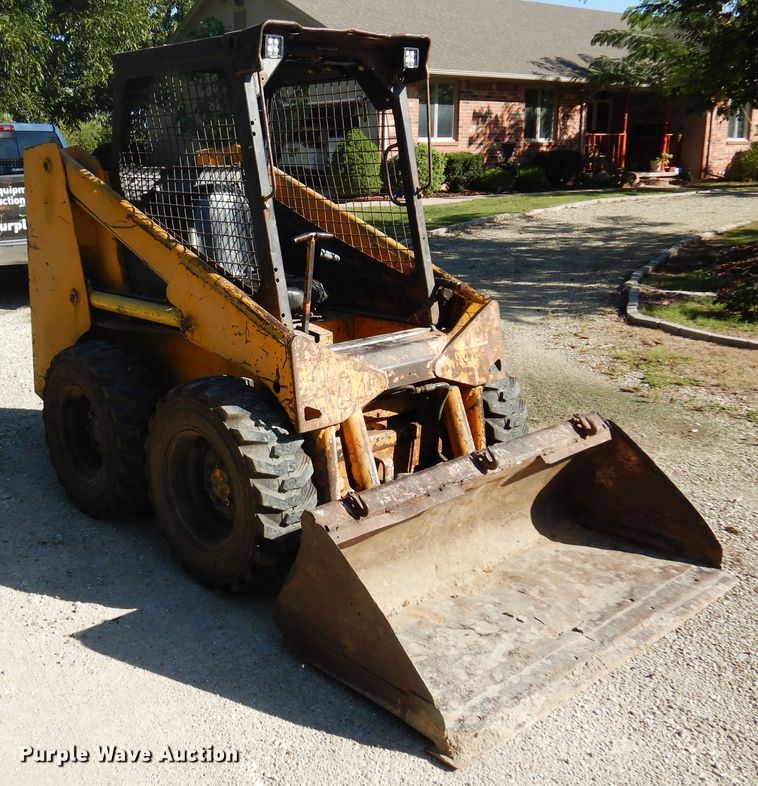 image for item JT9557 Mustang 2040  skid steer loader