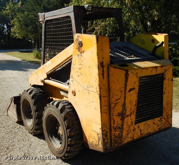 image for item JT9557 Mustang 2040  skid steer loader
