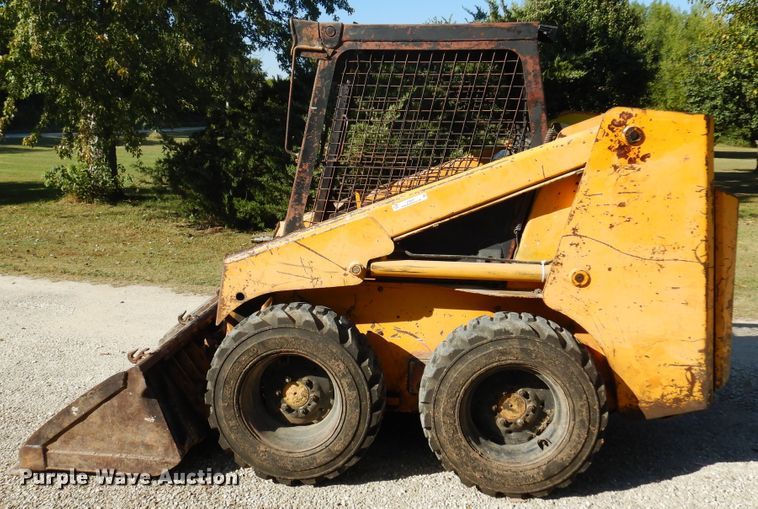 image for item JT9557 Mustang 2040  skid steer loader