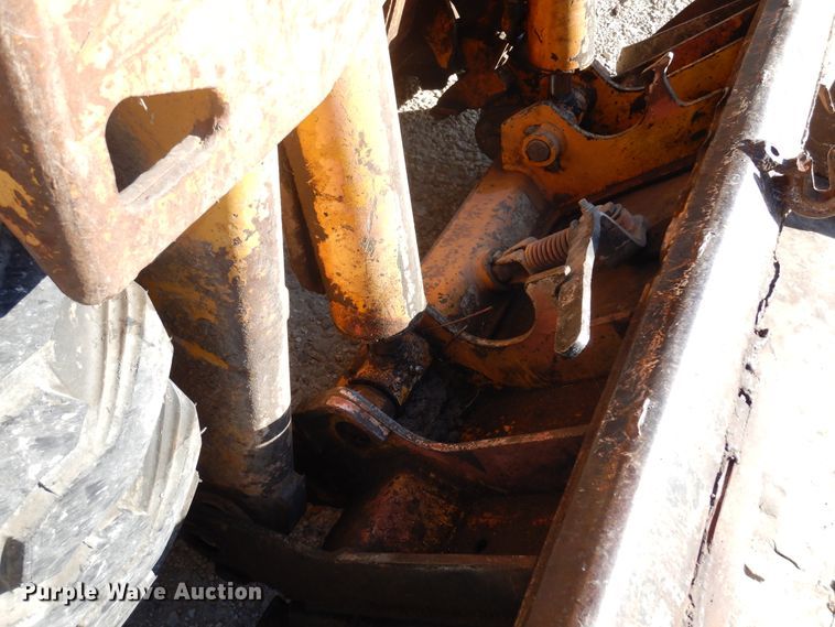 image for item JT9557 Mustang 2040  skid steer loader