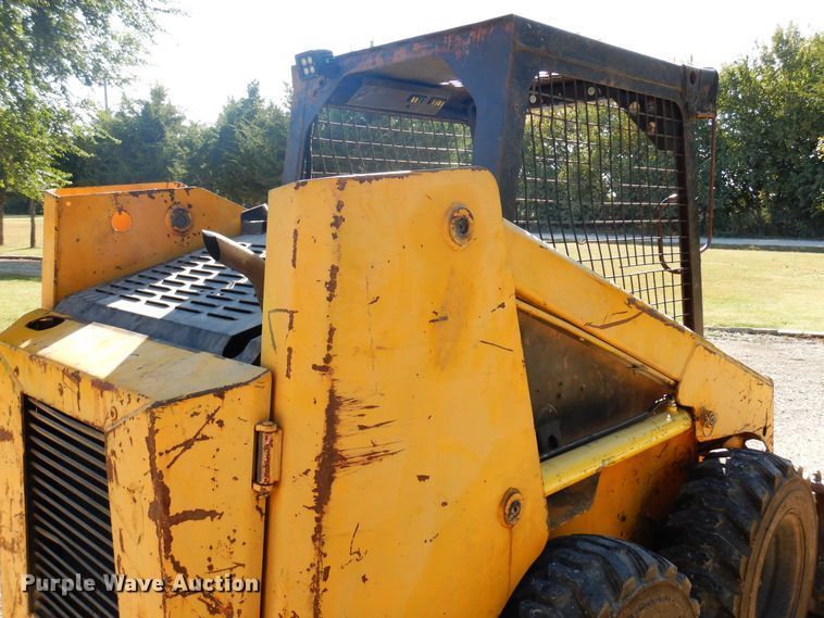 image for item JT9557 Mustang 2040  skid steer loader