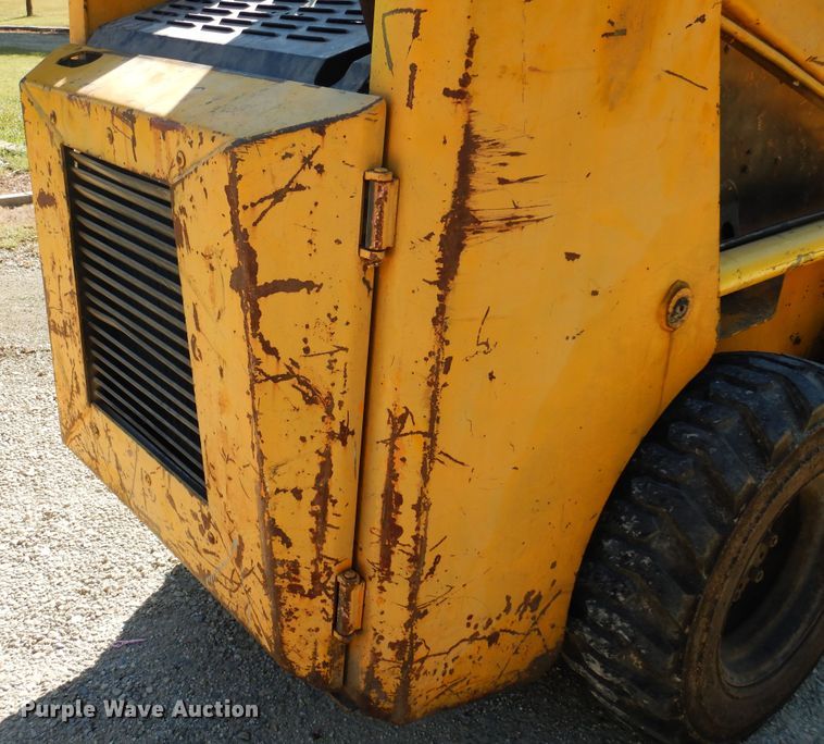 image for item JT9557 Mustang 2040  skid steer loader