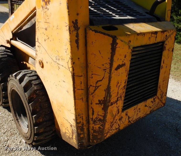 image for item JT9557 Mustang 2040  skid steer loader