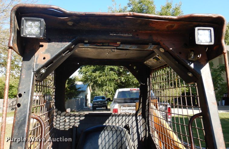 image for item JT9557 Mustang 2040  skid steer loader