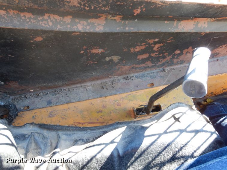 image for item JT9557 Mustang 2040  skid steer loader