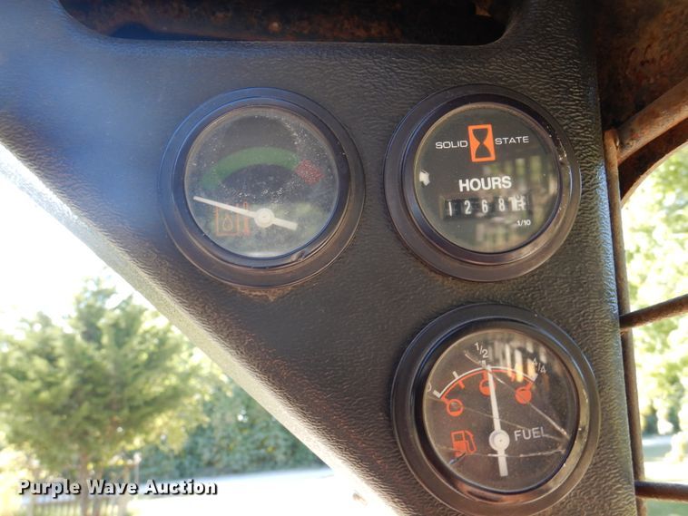 image for item JT9557 Mustang 2040  skid steer loader