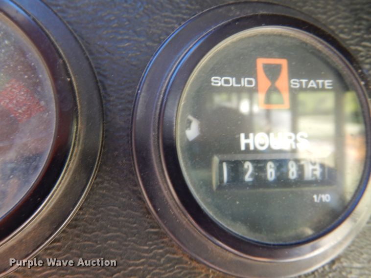 image for item JT9557 Mustang 2040  skid steer loader