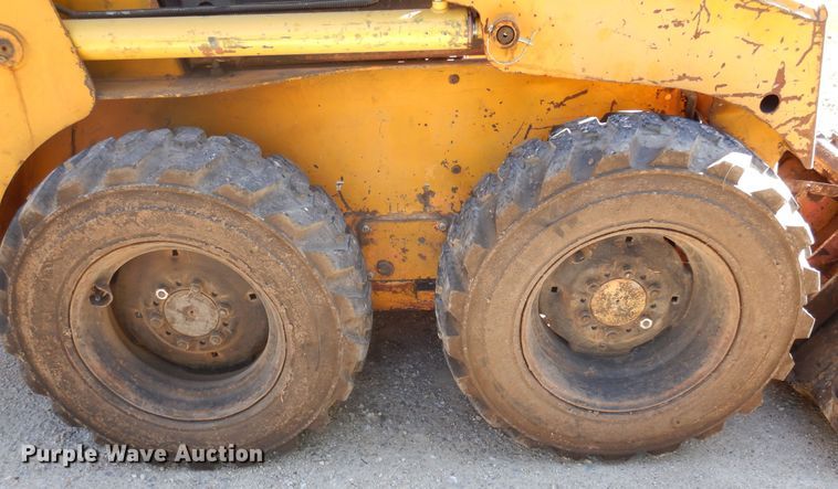 image for item JT9557 Mustang 2040  skid steer loader