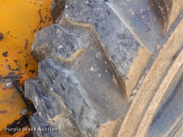 image for item JT9557 Mustang 2040  skid steer loader