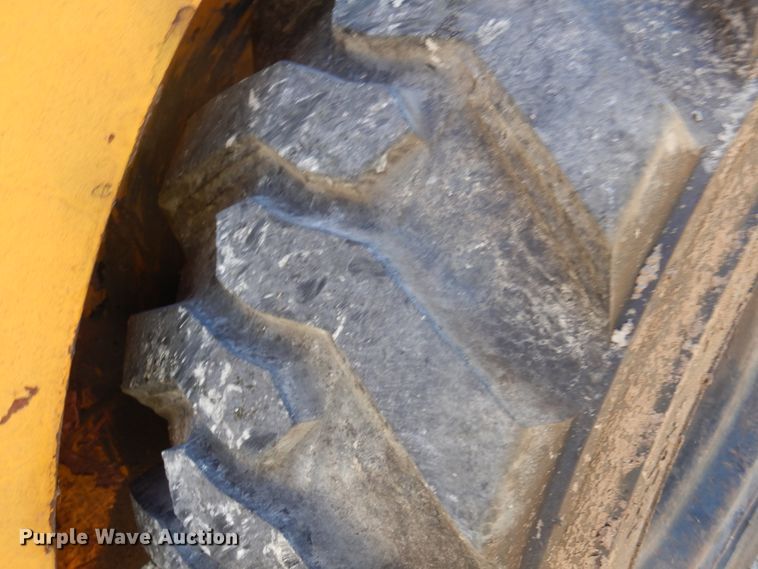 image for item JT9557 Mustang 2040  skid steer loader