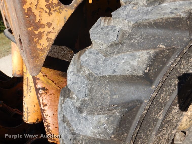 image for item JT9557 Mustang 2040  skid steer loader