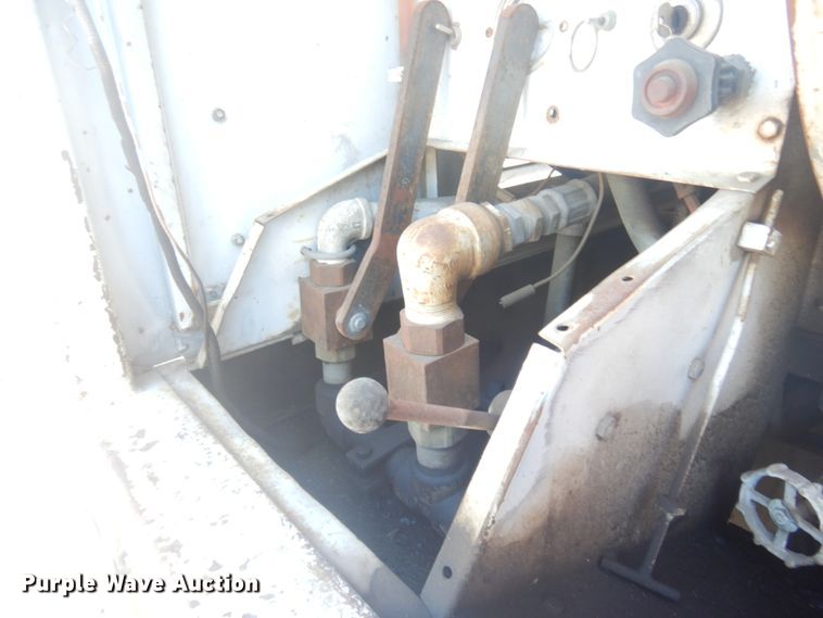 image for item JZ9835 1979 GMC C70  sewer jetter truck