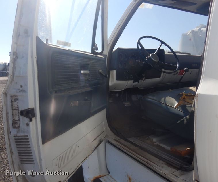 image for item JZ9835 1979 GMC C70  sewer jetter truck