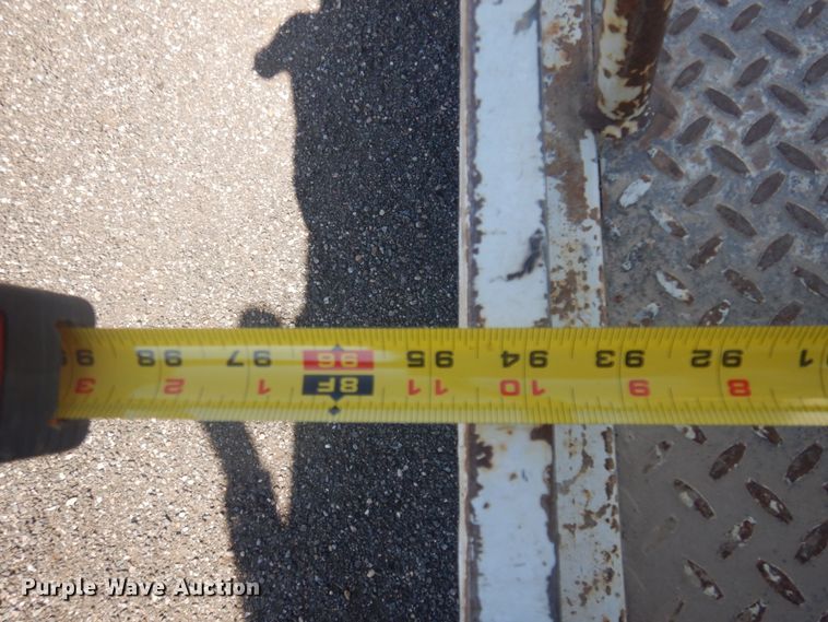 image for item JZ9841 2003 International 7400  digger derrick truck