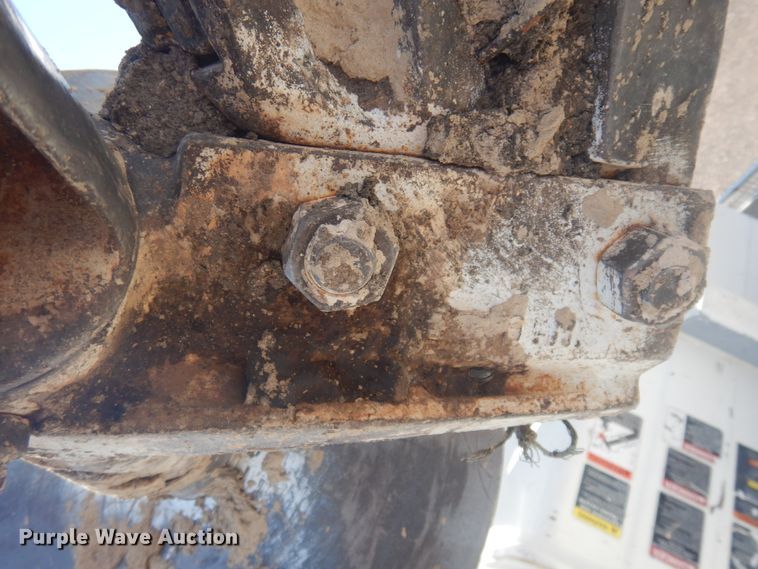 image for item JZ9841 2003 International 7400  digger derrick truck