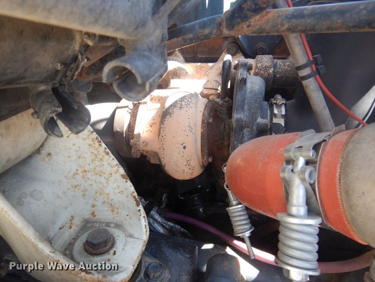 image for item JZ9841 2003 International 7400  digger derrick truck