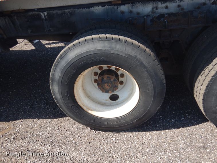 image for item JZ9841 2003 International 7400  digger derrick truck