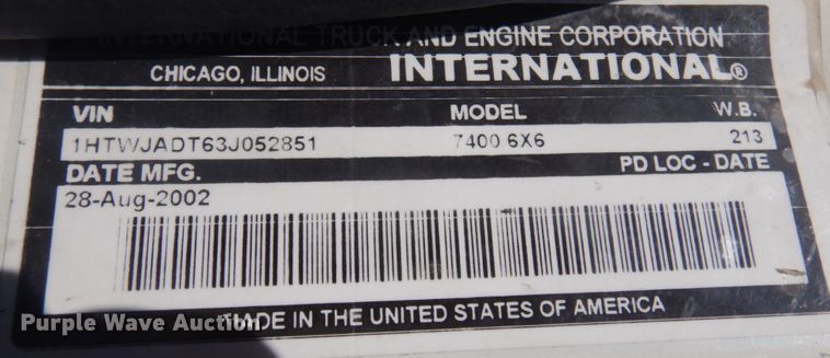 image for item JZ9841 2003 International 7400  digger derrick truck