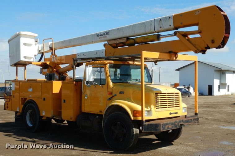 image for item KI9464 1997 International 4900  bucket truck