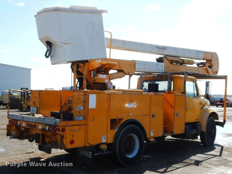 image for item KI9464 1997 International 4900  bucket truck