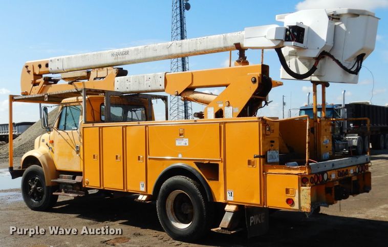 image for item KI9464 1997 International 4900  bucket truck