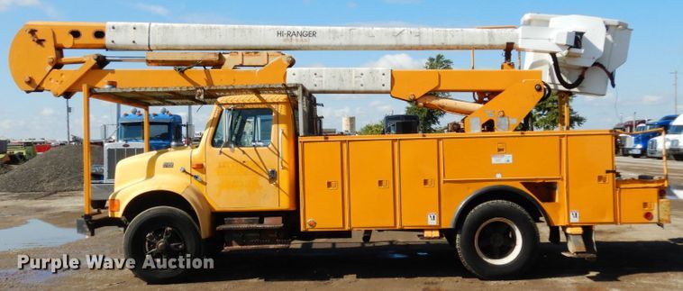 image for item KI9464 1997 International 4900  bucket truck