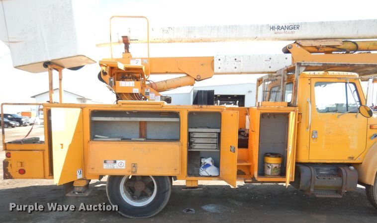 image for item KI9464 1997 International 4900  bucket truck