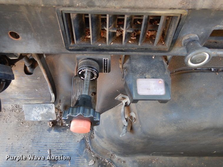 image for item KI9464 1997 International 4900  bucket truck