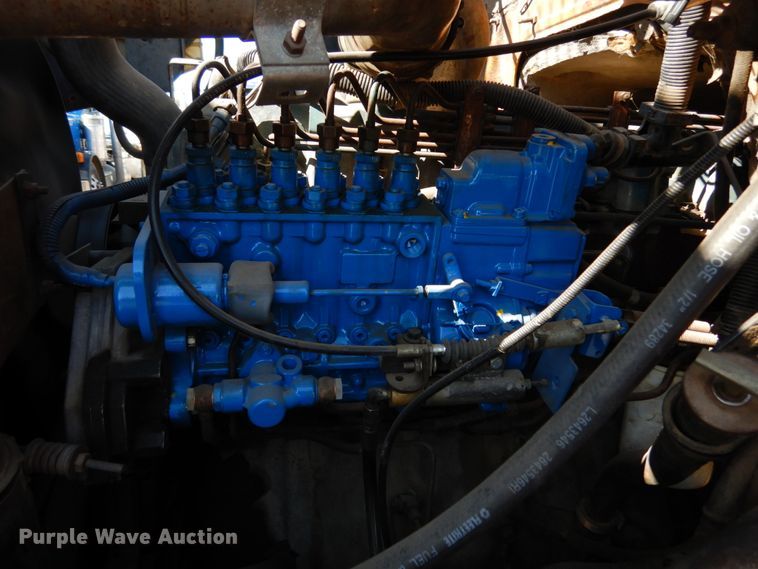 image for item KI9464 1997 International 4900  bucket truck