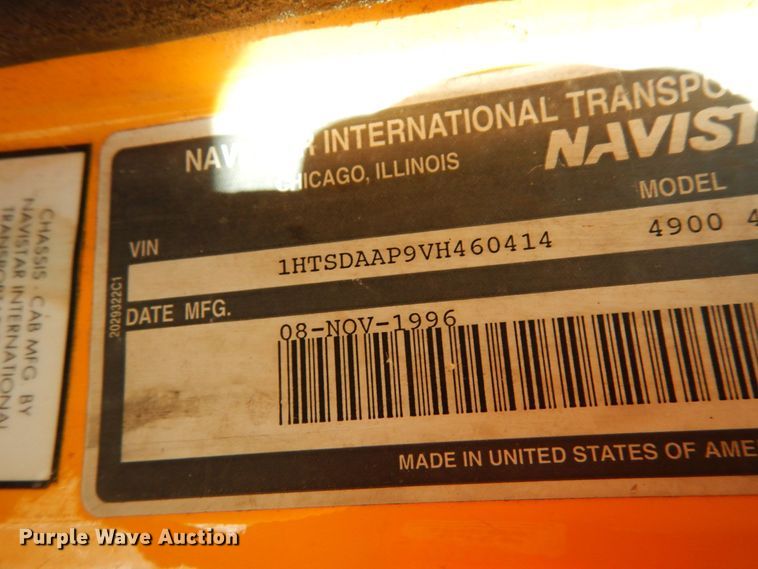 image for item KI9464 1997 International 4900  bucket truck