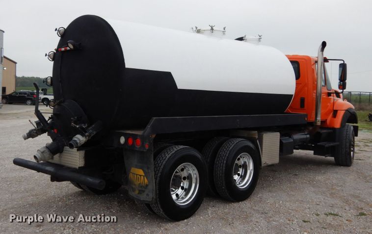 image for item KI9473 2012 International 7400  vacuum truck