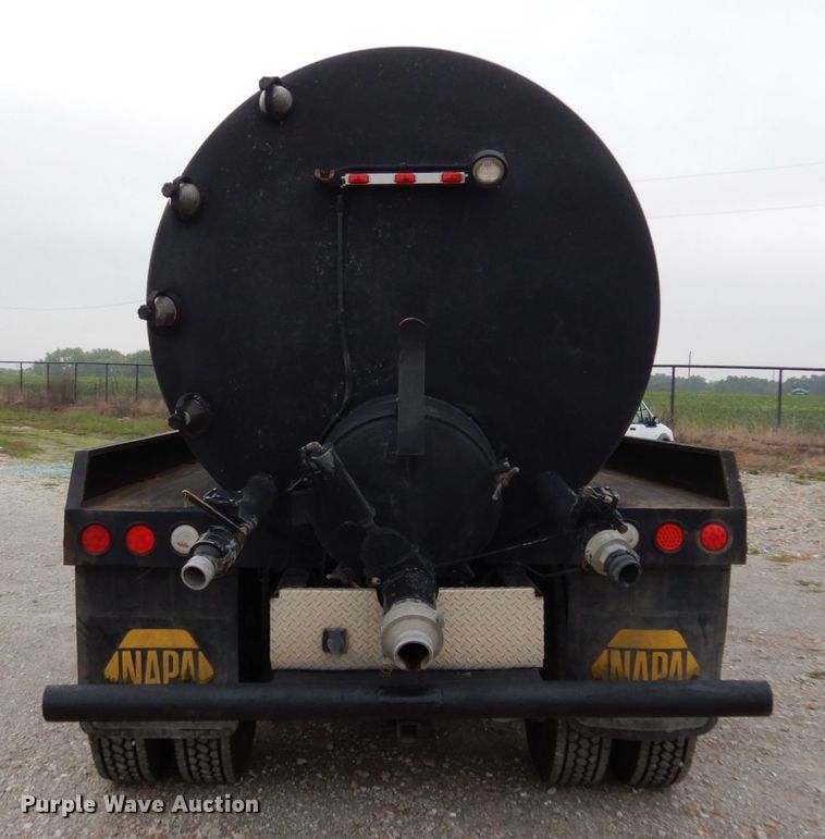 image for item KI9473 2012 International 7400  vacuum truck