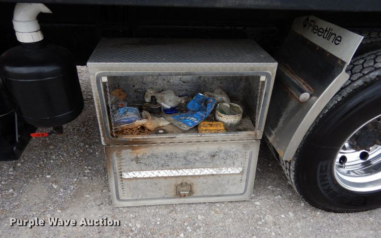 image for item KI9473 2012 International 7400  vacuum truck