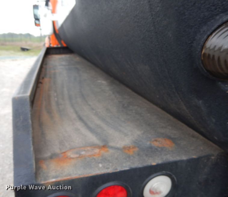 image for item KI9473 2012 International 7400  vacuum truck