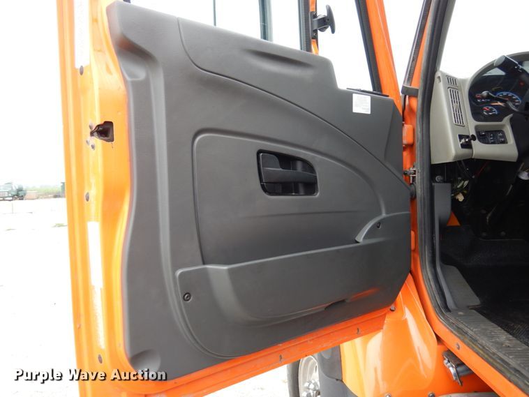 image for item KI9473 2012 International 7400  vacuum truck