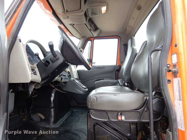 image for item KI9473 2012 International 7400  vacuum truck