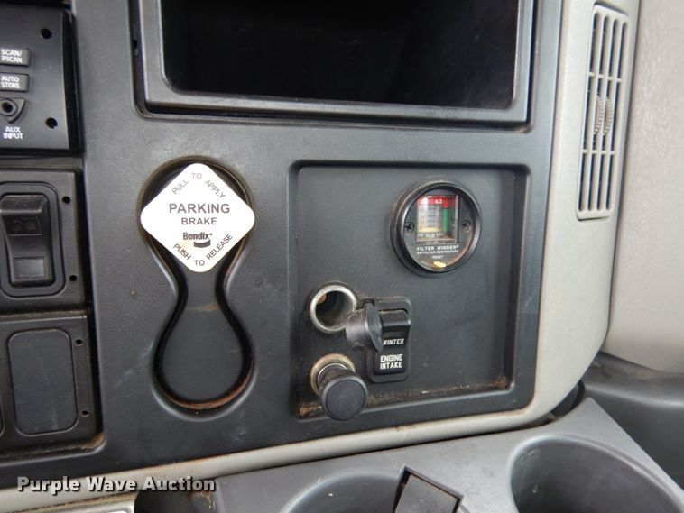 image for item KI9473 2012 International 7400  vacuum truck