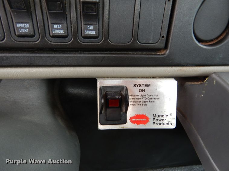 image for item KI9473 2012 International 7400  vacuum truck