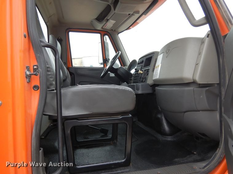 image for item KI9473 2012 International 7400  vacuum truck