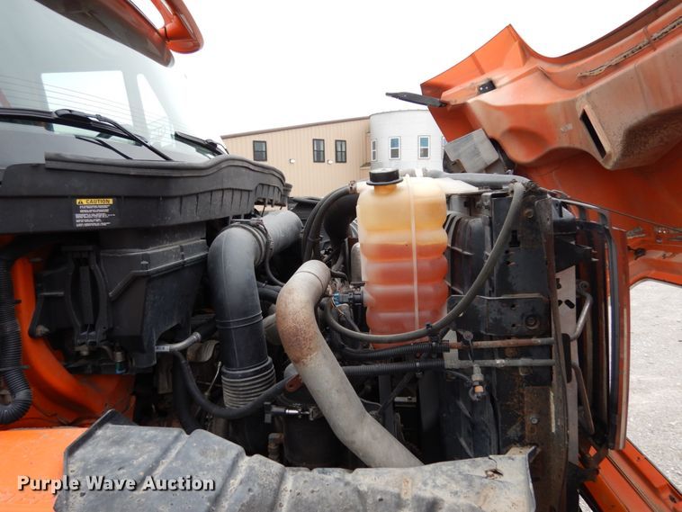 image for item KI9473 2012 International 7400  vacuum truck