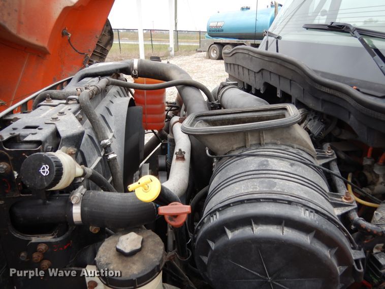 image for item KI9473 2012 International 7400  vacuum truck