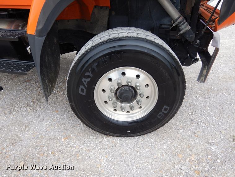 image for item KI9473 2012 International 7400  vacuum truck