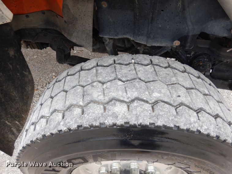 image for item KI9473 2012 International 7400  vacuum truck