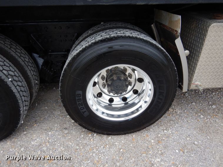 image for item KI9473 2012 International 7400  vacuum truck